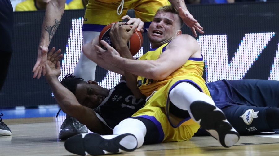 Περιστέρι – Καρδίτσα 102-77: Σόου Ντένμον και βραδινός περίπατος με κατοστάρα! (video)