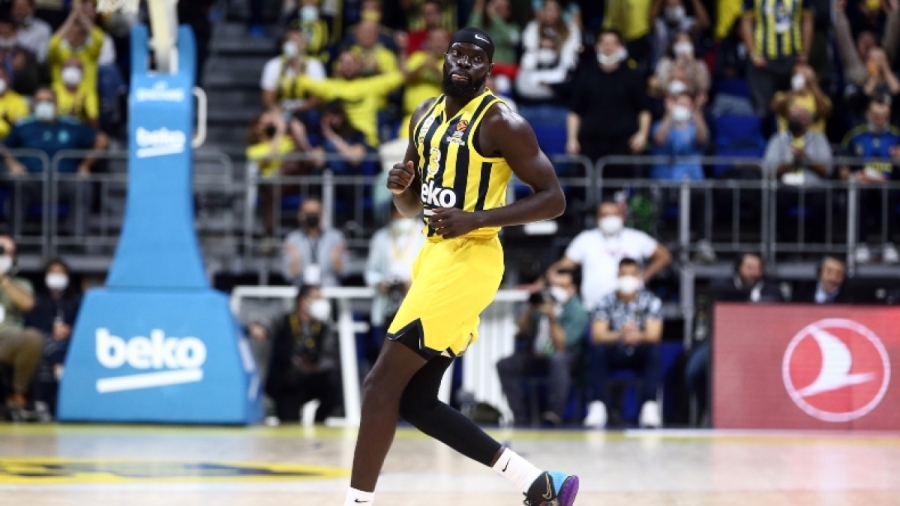 Φενερμπαχτσέ: Τραυματίστηκε πριν τον Ολυμπιακό ο Σαγιόκ