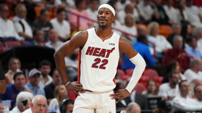 NBA: Ένα βήμα πιο κοντά στον τελικό Σανς και Χιτ (video)