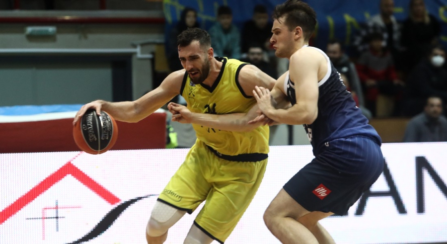 Ο Γιάννης Κουζέλογλου στο BN Sports: «Να αντιμετωπίζουμε κάθε παιχνίδι σα να είναι τελικός»