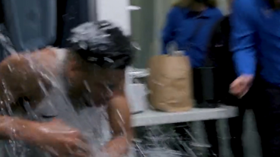 Μιλγουόκι Μπακς: Το τρομερό βίντεο για τον Γιάννη και το μπουγέλο στα αποδυτήρια! (video)