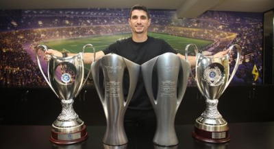 Μάνταλος και ΑΕΚ μαζί έως το 2029 - Στα matrix της Allwyn Arena η ανακοίνωση της επέκτασης του συμβολαίου του!