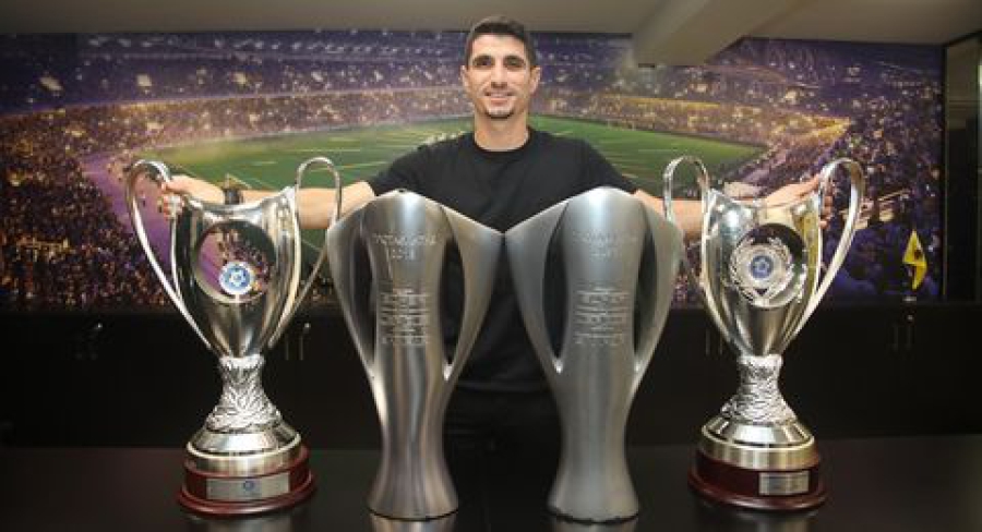 Μάνταλος και ΑΕΚ μαζί έως το 2029 - Στα matrix της Allwyn Arena η ανακοίνωση της επέκτασης του συμβολαίου του!