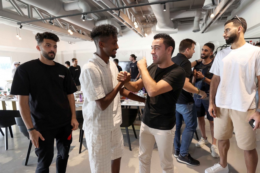 Τσάβι: Παρέθεσε γεύμα και αποχαιρέτισε με δάκρυα στα μάτια τους ποδοσφαιριστές της Αλ Σαντ