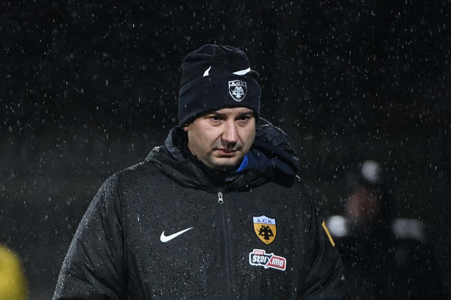 Γιαννίκης: «Κρίμα να γίνονται ματς με τέτοιες συνθήκες και σε τέτοια γήπεδα»