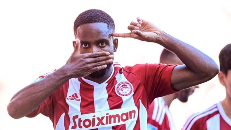 Ο Μπακαμπού ευχαρίστησε τον κόσμου του Ολυμπιακού και… αποχαιρέτησε