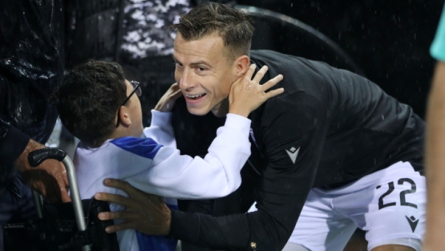 Σβαμπ: «Οι άνθρωποι με ειδικές ανάγκες είναι πρότυπα για μένα, χαιρόμαστε όταν μπορούμε να χαρίσουμε ένα χαμόγελο στους φιλάθλους»