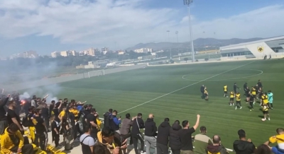 ΑΕΚ: Αποθέωση για παίκτες και Αλμέιδα στα Σπάτα – Στην προπόνηση και ο Μελισσανίδης