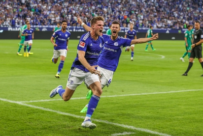 Χαμός στις εξέδρες από τους οπαδούς της Σάλκε μόλις έγινε το 2-2 επί της Γκλάντμπαχ! (video)