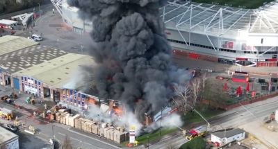 Μεγάλη φωτιά ξέσπασε έξω από το γήπεδο της Σαουθάμπτον!