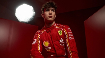 Η ασθένεια του Σάινθ φέρνει έναν 18χρονο οδηγό στην Ferrari!