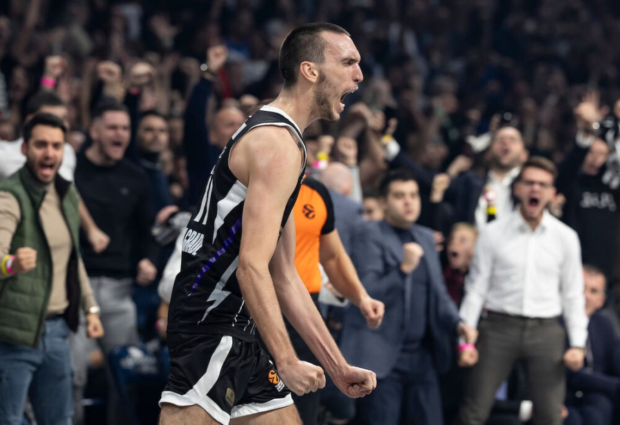 «Είναι εξαιρετικός σουτέρ!»: Η αποθέωση του Ποκουσέφσκι για τον Βεζένκοβ!