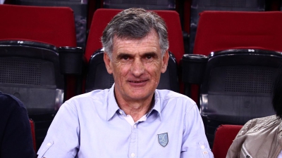 Ο Μεντιλίμπαρ δίπλα και στην ομάδα μπάσκετ του Ολυμπιακού, παρών στο ΣΕΦ!