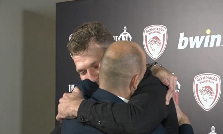 Η μεγάλη έκπληξη του Βεζένκοφ στον Σπανούλη! (video)