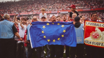 Η Κολωνία βγήκε Ευρώπη και οι οπαδοί μπήκαν στο γήπεδο (video)