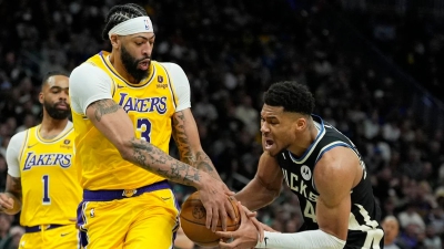 Τι είδαμε! Κατέθεσε… ψυχή ο Giannis, αλλά οι Μπακς «λύγισαν» από τους Λέικερς στη δεύτερη παράταση! (video)