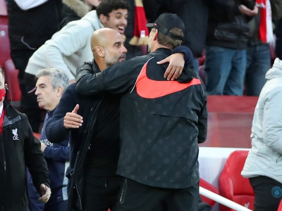 Η αγκαλιά και ο αμοιβαίος σεβασμός των Γκουαρδιόλα και Κλοπ, με την λήξη της αναμέτρησης! (video)