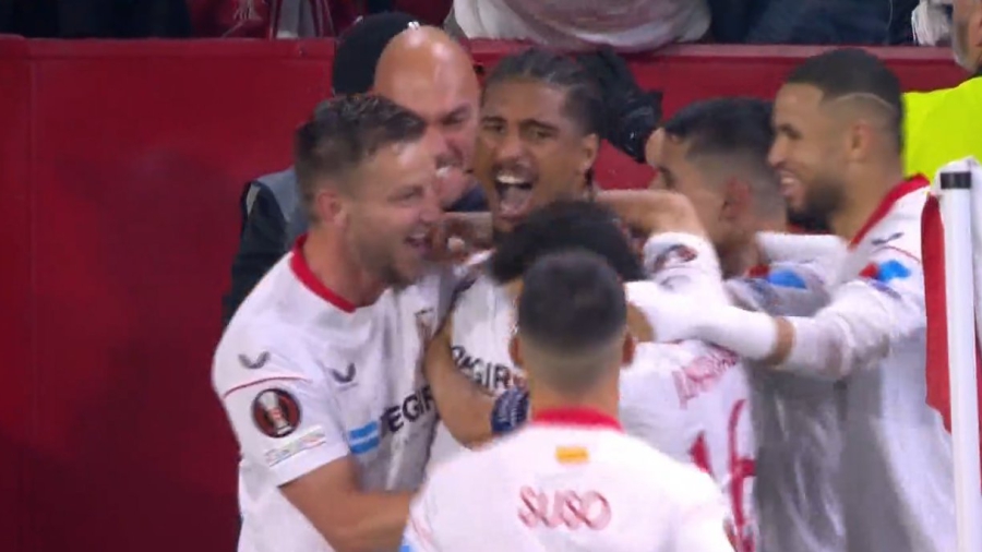 Σεβίλλη - Μάντσεστερ Γιουνάιτεντ 2-0: Αγκαλιά με την πρόκριση οι Σεβιγιάνοι από τον... ώμο του Μπαντέ! (video)