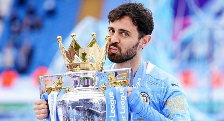 Μπαρτσελόνα: Ετοιμάζει μπάσιμο για Μπερνάρντο Σίλβα σε ενδεχόμενη πώληση Ντε Γιόνγκ