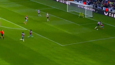 Τι… βλέπουμε στο Νιουκάστλ – Γουέστ Χαμ; Γκολ στο 55’ του πρώτου ημιχρόνου, φωνές και νεύρα από ball boy! (video)