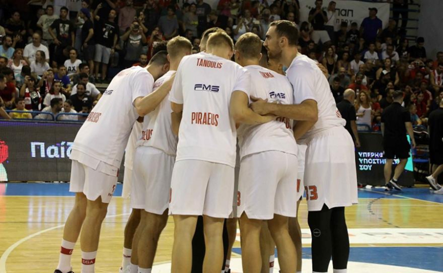 Ολυμπιακός: Αποθεώθηκαν οι «ερυθρόλευκοι» στην Κύπρο