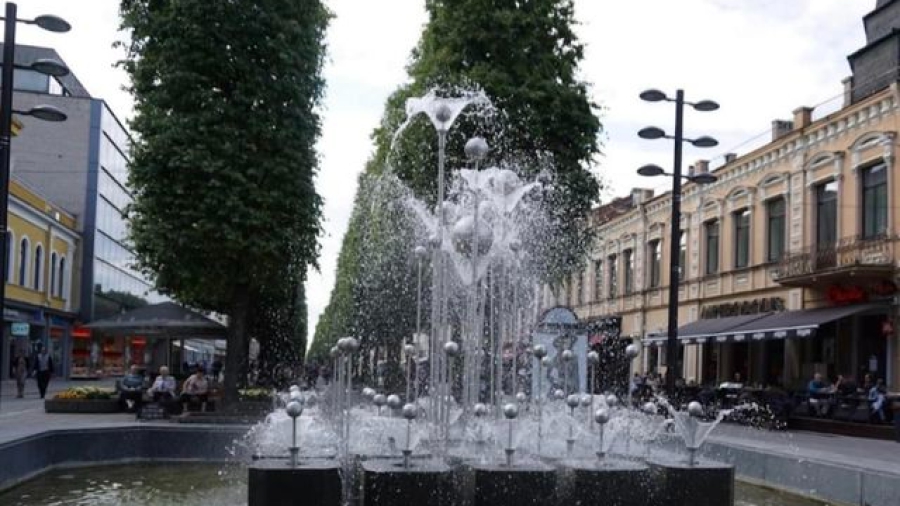 Θύρα 7: «Ραντεβού στο... σιντριβάνι!»