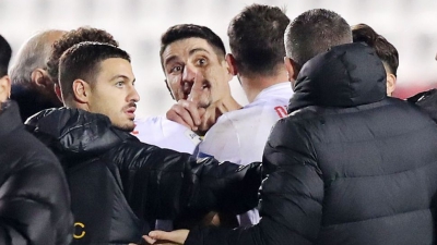 Ένταση με Μάνταλο μετά το τέλος του Πανσερραϊκός – ΑΕΚ