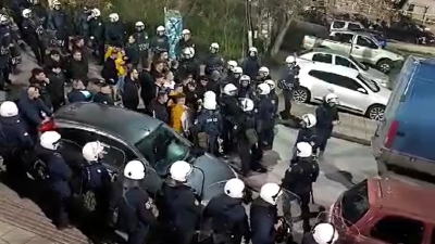 Η αστυνομία της Λαμίας συνέλαβε έξι οπαδούς της ΑΕΚ για χρήση καπνογόνων!