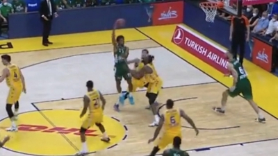 Μακάμπι - Παναθηναϊκός: Φέρελ σερβίρει, Παπαγιάννης καρφώνει (video)