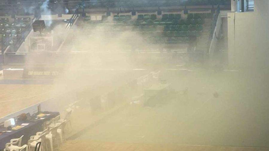 Final-4, Κύπρος: Εκτεταμένα επεισόδια, δακρυγόνα και οριστική διακοπή στο Απόλλων Λεμεσού- Ανόρθωση! (video)