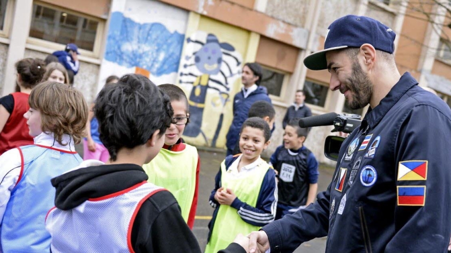 Μπενζεμά: Ξέφρενοι πανηγυρισμοί στην ακαδημία της πρώτης του ομάδας για τη Χρυσή Μπάλα! (video)