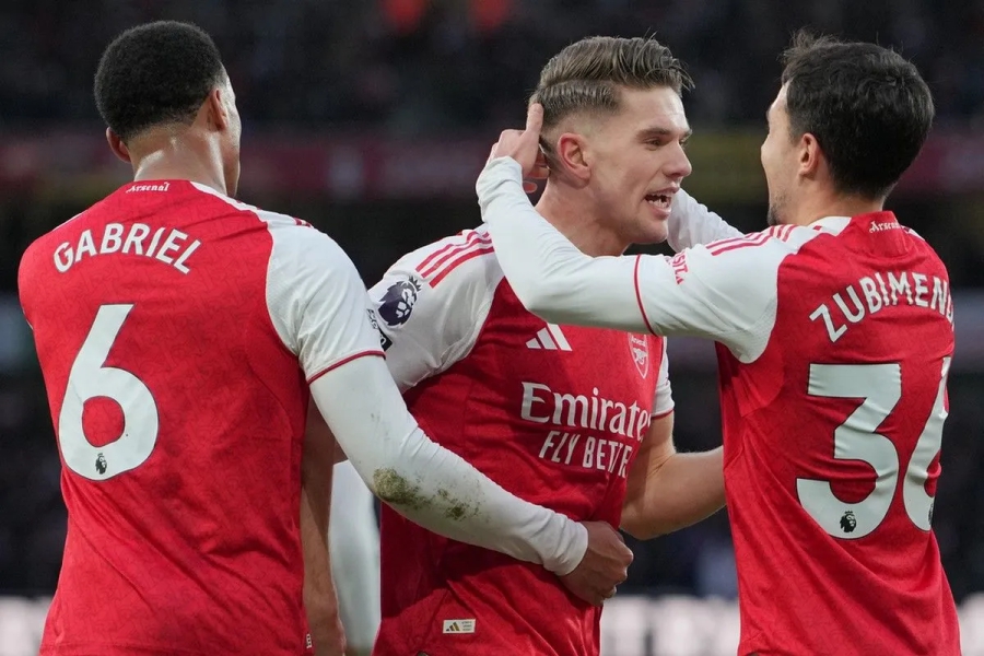 Ξανά προς τη δόξα τραβά: Η Άρσεναλ επέστρεψε και η Σίτι τρέχει - Κυνικό 3-0 επί της Σάντερλαντ!