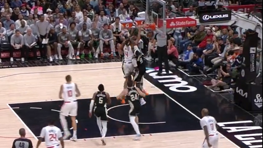 Συνήθως θύτης, για μια φορά θύμα: Ο Γιάννης... έγινε πόστερ από τον Μπράντον Μπόστον Τζούνιορ! (video)