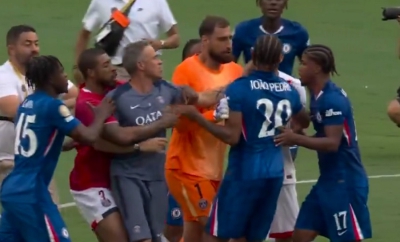 Λουίς Ενρίκε: «Εγώ απλά τον ακούμπησα κι έπεσε, συμβαίνουν αυτά»! (video)