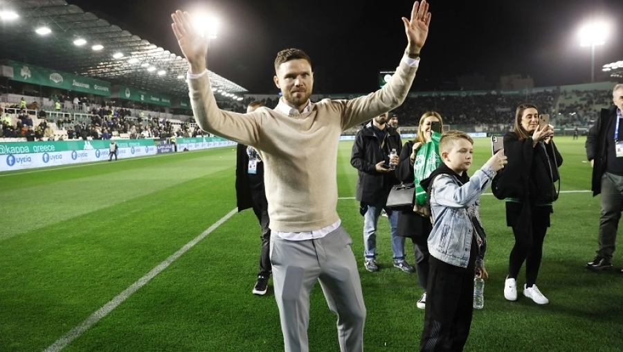 Μπεργκ: «Δύσκολη, αλλά αναγκαστική η απόφασή μου να αποσυρθώ»