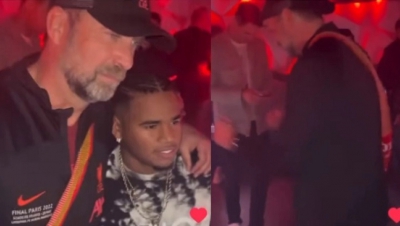 Λίβερπουλ: Ο Κλοπ έβγαλε φωτογραφία με τον αδερφό του Ντίας πριν το… ρίξει στον χορό! (video)