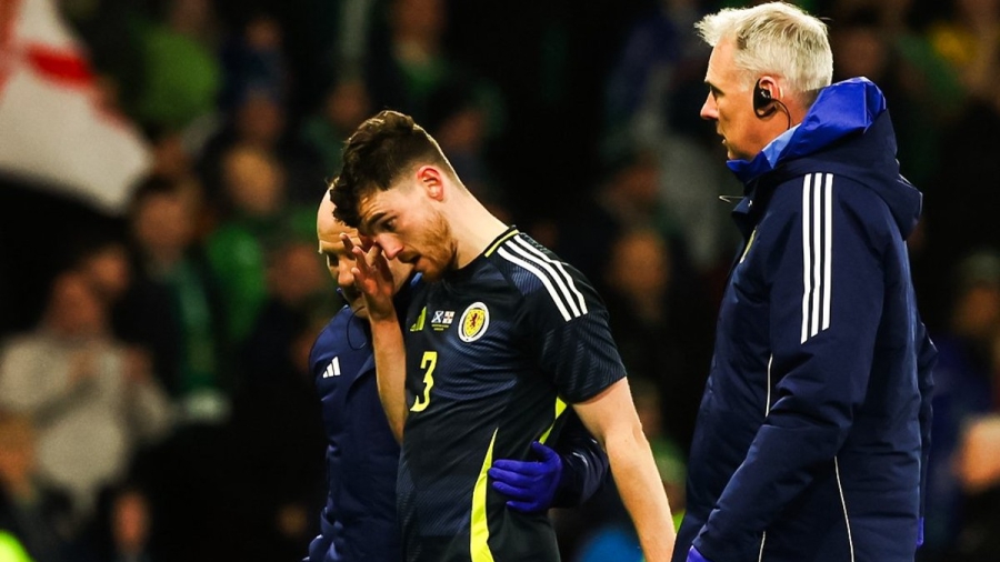 «Καμπανάκι» για Τσιμίκα; Αναγκαστική αλλαγή ο Ρόμπερτσον στο ματς της Σκωτίας