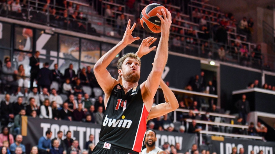 Βεζένκοφ: «Αυτή η ήττα πονάει, χάσαμε το μυαλό μας στο 2ο ημίχρονο»