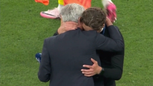 Απίστευτη στιγμή: Ο Μουρίνιο παρηγορεί στην αγκαλιά του τον Έντιν Τέρζιτς! (video)