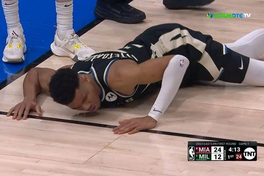 Γιάννης Αντετοκούνμπο: Τραυματίστηκε σοβαρά με τους Χιτ και έχασε το υπόλοιπο του αγώνα! (video)