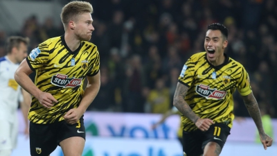 Οι «καπνισμένες κάνες» της φετινής ΑΕΚ και ο Φαν Βέερτ που ακολουθεί τον... κανόνα της μεγάλης περιοχής! (video)