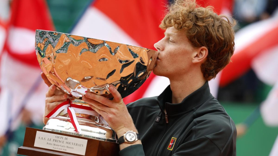 Before the whole human race: «Βασιλιάς» στο Πριγκηπάτο και παγκόσμιο Νο 1 ο Σίνερ!