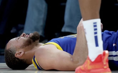 Γουόριορς: Αποχώρησε τραυματίας ο Στεφ Κάρι, αρνητική η πρώτη μαγνητική (video)