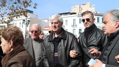 Τάκης Οικονομόπουλος: Στο νοσοκομείο εκτάκτως, λόγω εγκεφαλικού