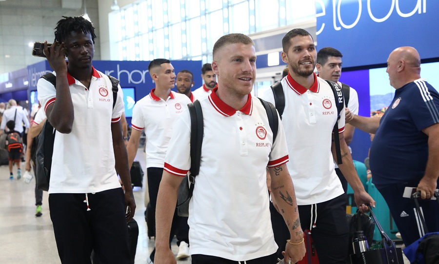 Αναχώρησε ο Ολυμπιακός με φόντο την πρόκριση: «Βέλγιο, ερχόμαστε…»!