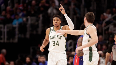 Πίστονς - Μπακς 130-150: Giannis σαν να μην πέρασε μια μέρα (video)