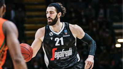 Βίρτους Μπολόνια: «Χρυσώνει» τον Σενγκέλια για να παραμείνει