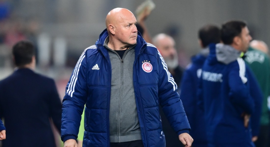 Με «κλειστά χαρτιά» και αυτοπεποίθηση στη Λεωφόρο ο Ολυμπιακός