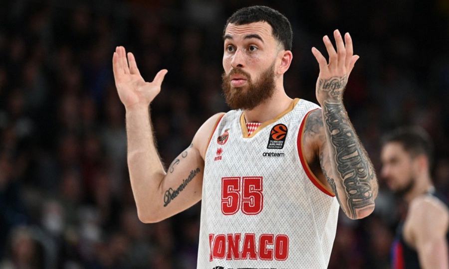 Ολυμπιακός: Διαψεύδει τις φήμες για Μάικ Τζέιμς