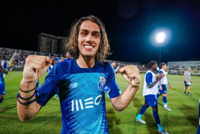 Η ιστορία των αδερφών Εστέβες, τα 10 εκατ. ευρώ της Μπαρτσελόνα και η κατάληξη στη Serie B (video)